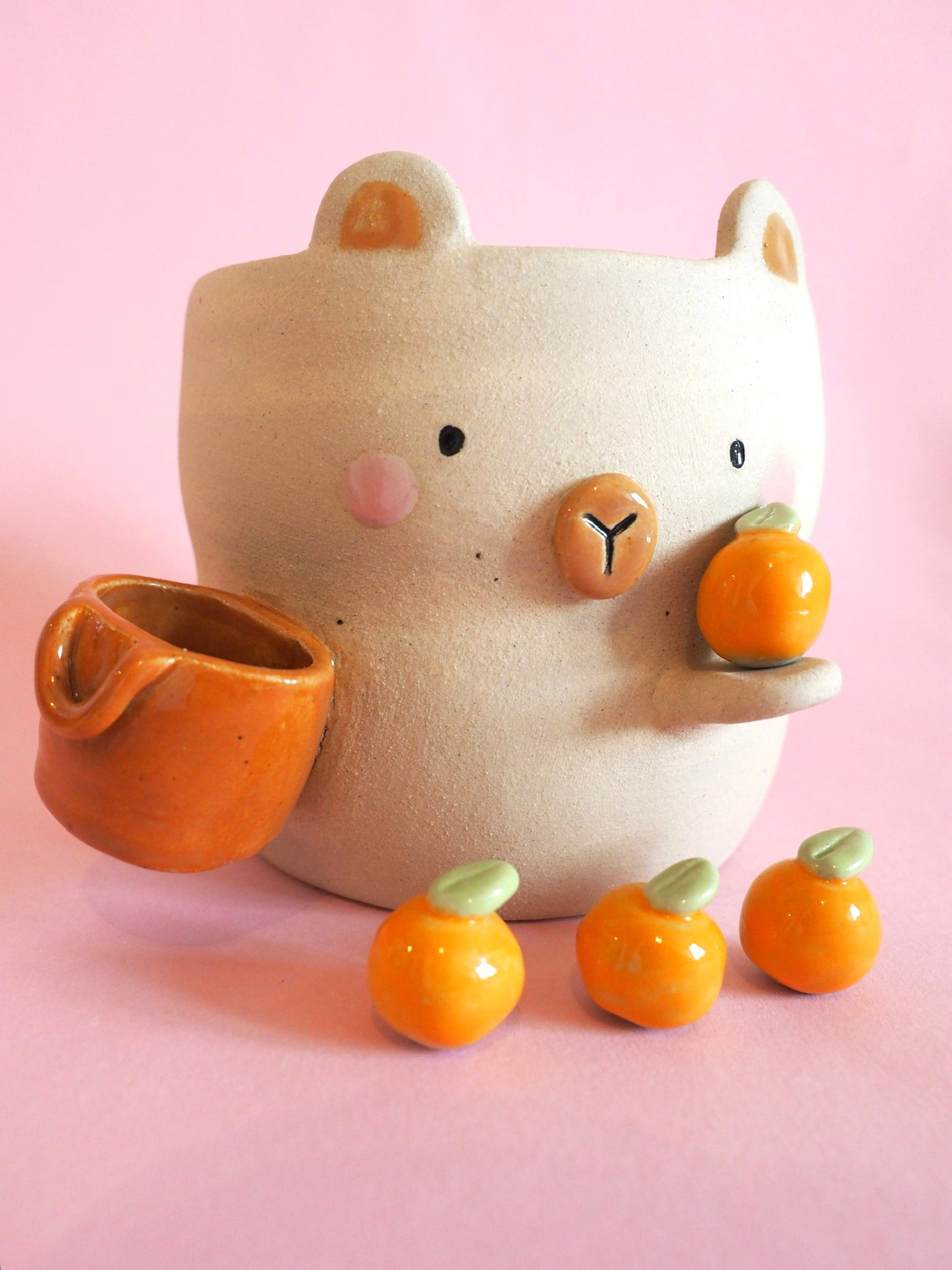 Second Ali Capybara Oranges Holder Pot